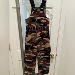 Walls hunting youth insulated camo overalls 8/10. Like new